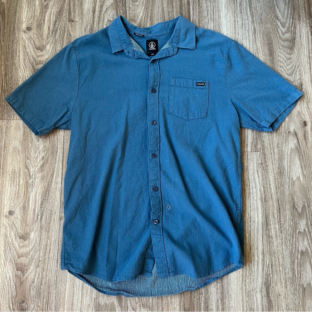 Volcom Blue Short Sleeve Button Down Shirt Medium
